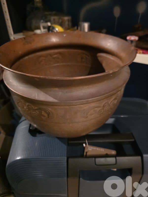 different types of pots copper and ceramic 1