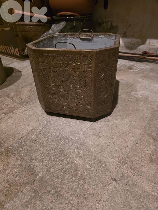 different types of pots copper and ceramic 4