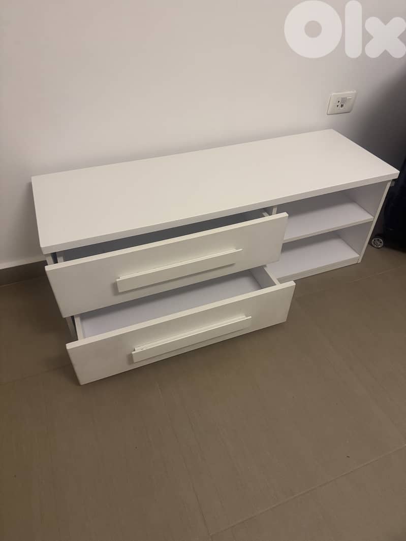 Cabinet 0
