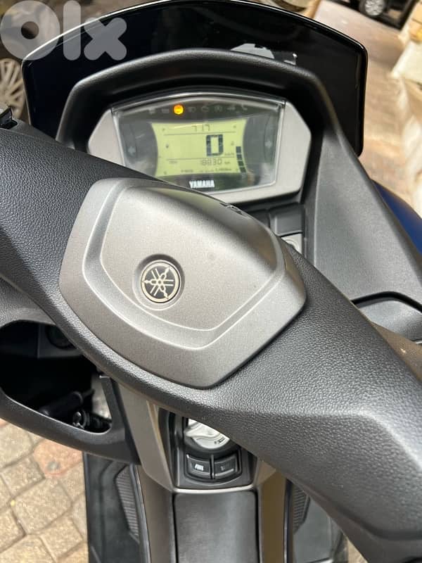 2000$ yamaha nmax 155 cc 6
