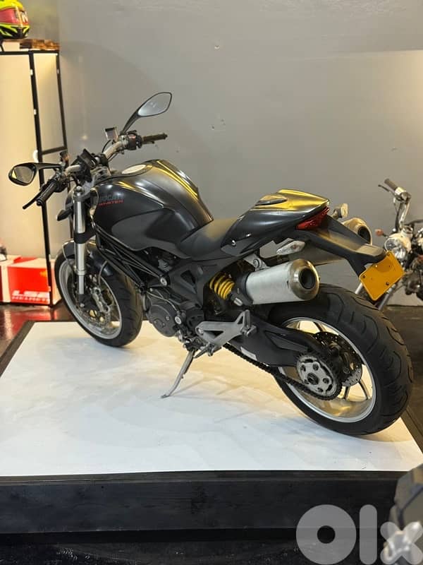 Ducati Monster 2