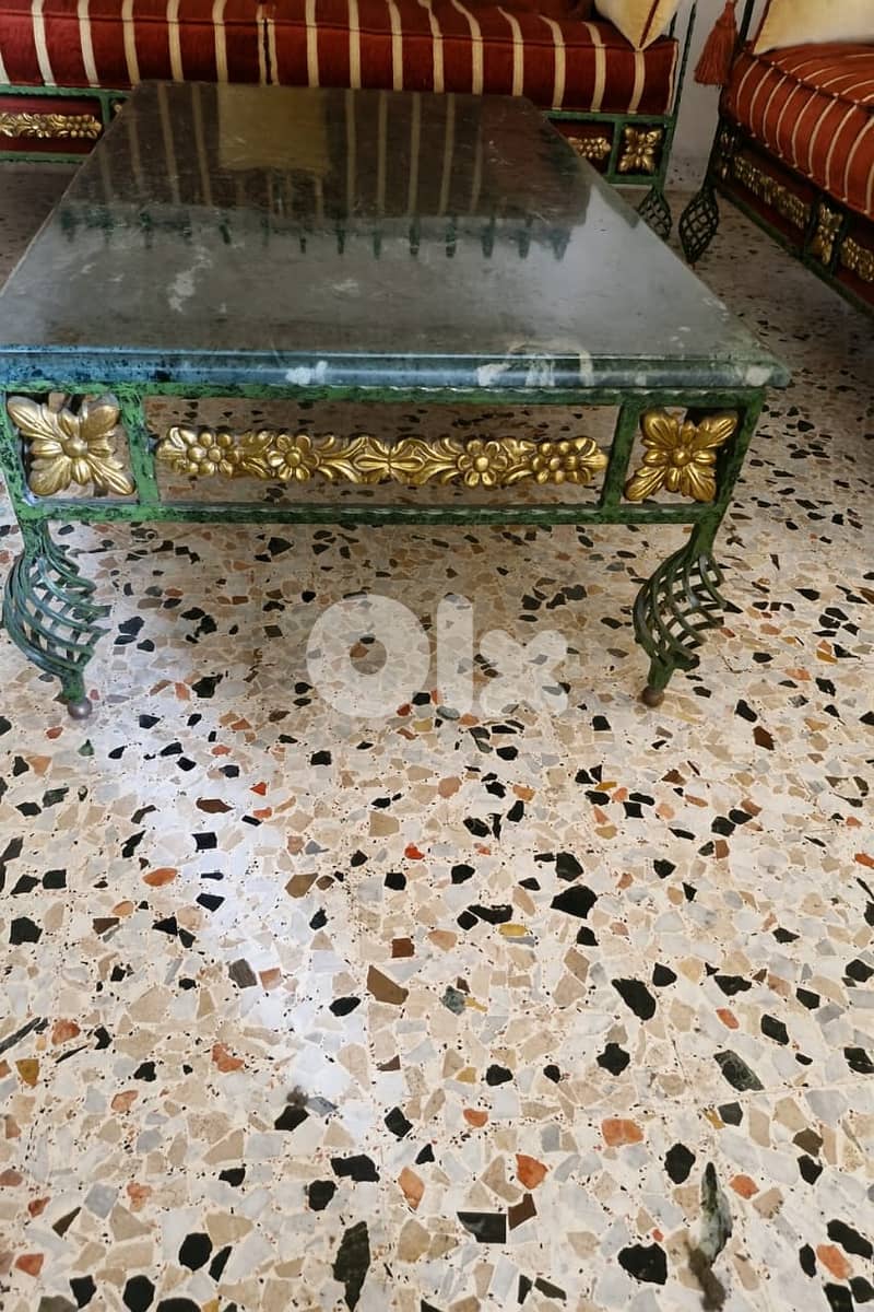 للبيع: طاولة صالون رخام مع حديد فورفوجي أنتيكا 3