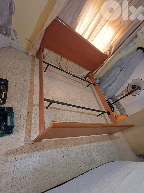 تخت مجوز 2