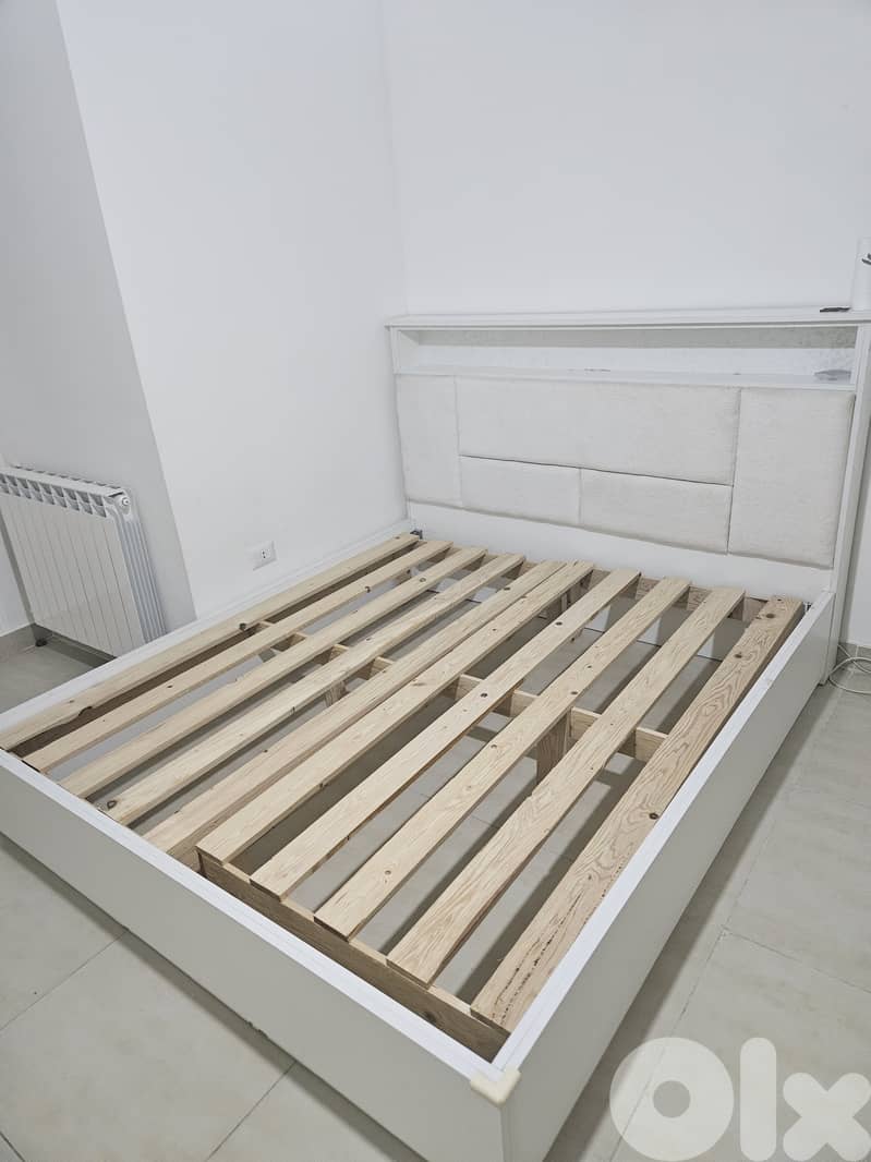 King size bed for sale 0