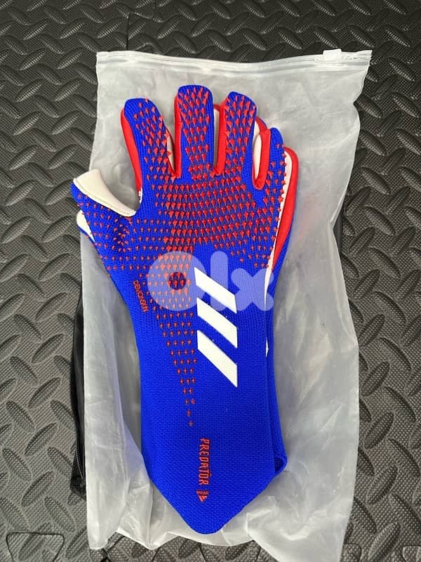 adidas goalkeeping gloves 1