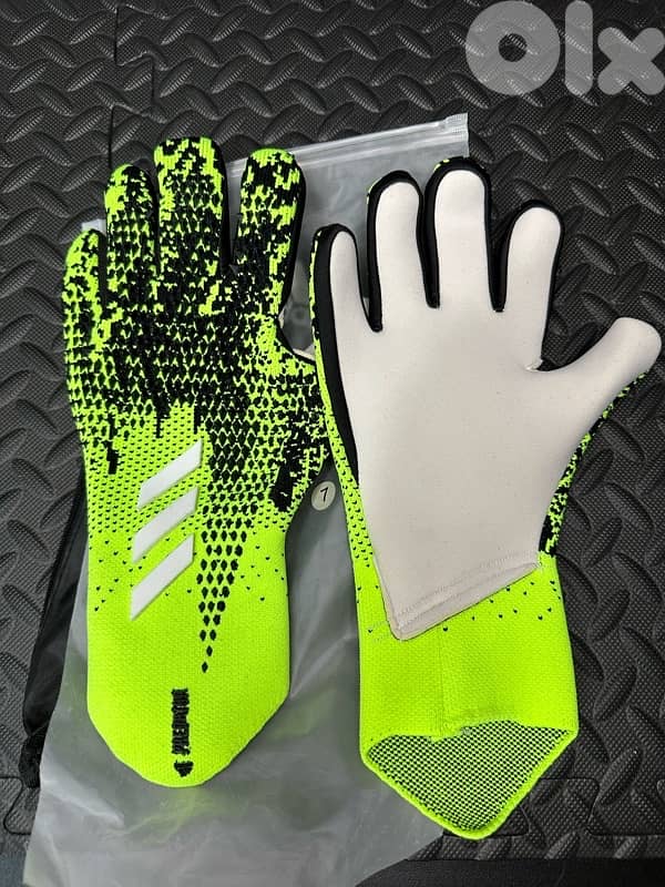 adidas goal keeping gloves 1