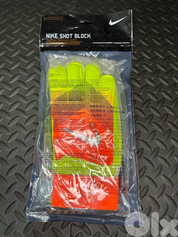 nike shot block goal keeping gloves 2
