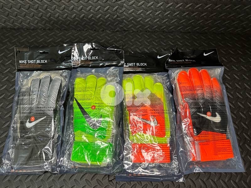 nike shot block goal keeping gloves 3