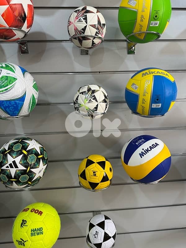 Football starting 8$ 3