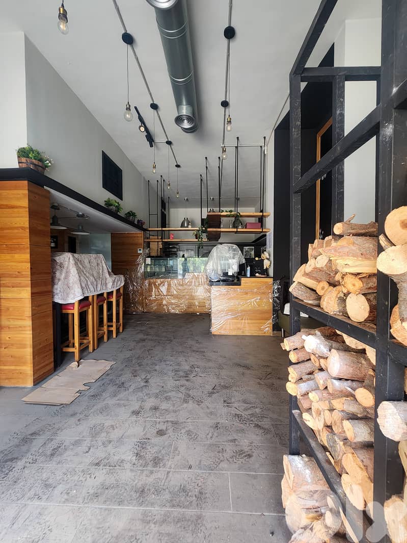100 SQM Prime Location Shop (Pizzeria) in Daher El Souwan , Metn 0
