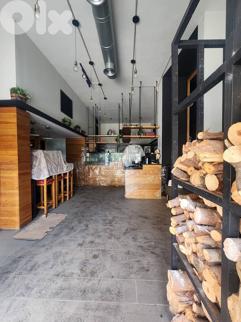 100 SQM Prime Location Shop (Pizzeria) in Daher El Souwan , Metn 0