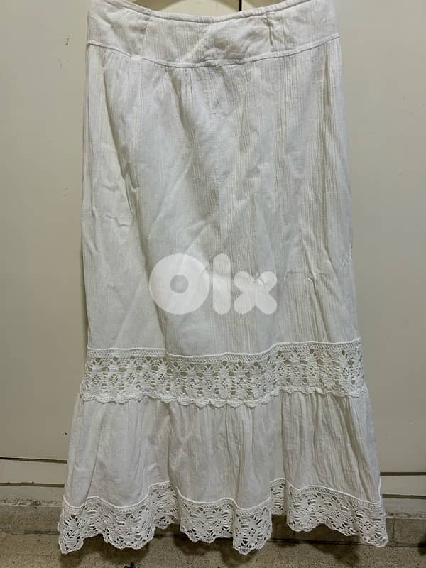 dantel white skirt | تنورة دانتيل بيضاء 0