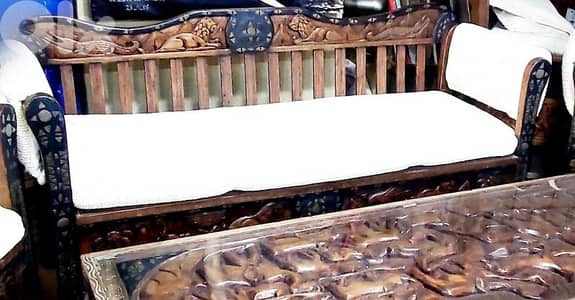كنباية ٣مقاعد مسيف موغونو حفر افريقي نيجيريا انتيك صندوق داخل المقعد.