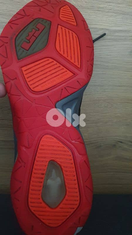 Nike Lebron James 44.5 shoes 2