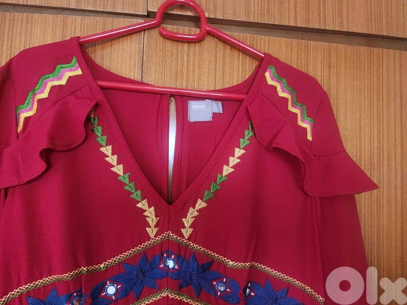 Asos embroidered red dress 40 فستان مطرز 3