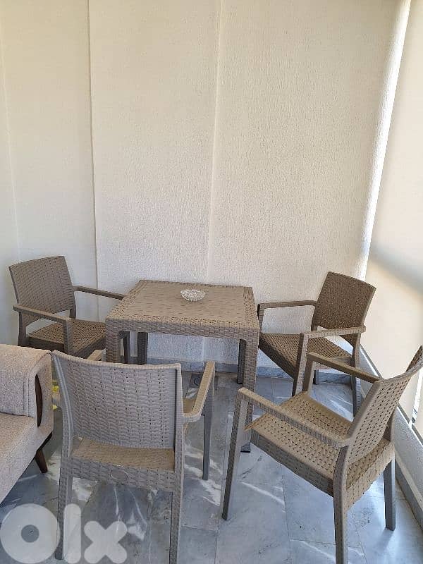 outdoor table with 4 chair table set 0