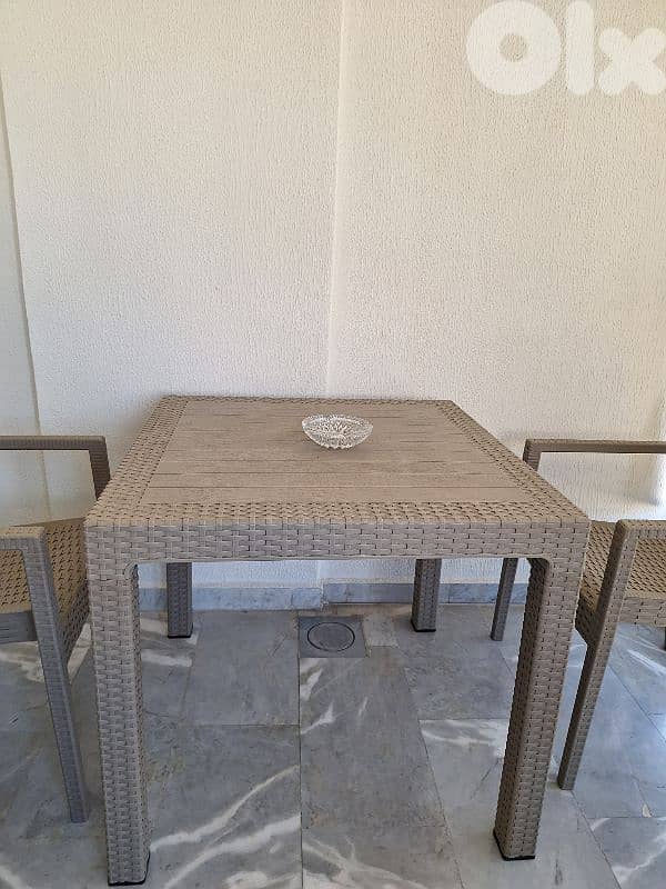 outdoor table with 4 chair table set 4