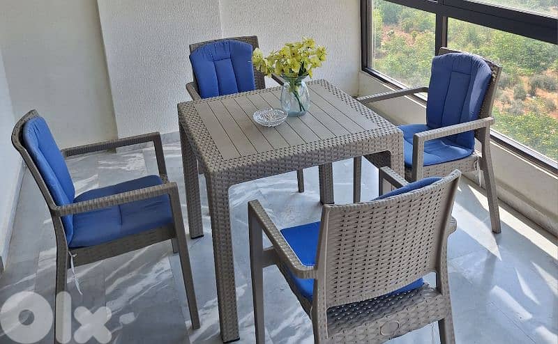 table and 4 chairs 7