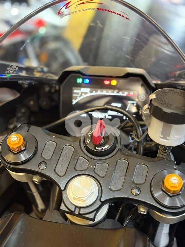 Yamaha R7 5