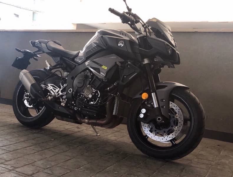 YAMAHA MT10 2016 1