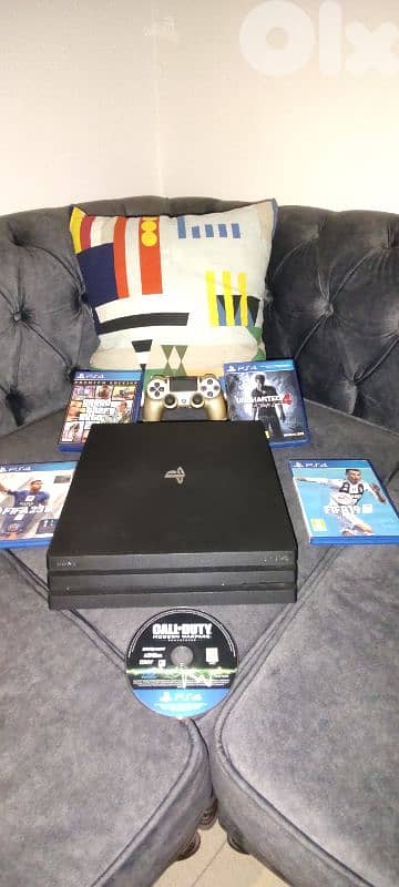 ps4 pro  /1T / 1 control original / 5 games 0