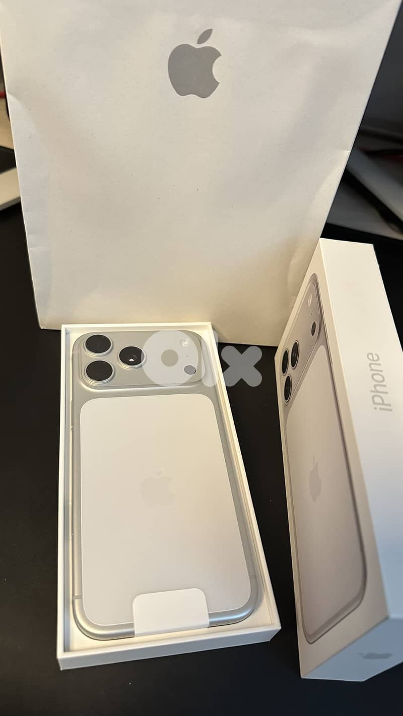 Iphone 17 pro max 1