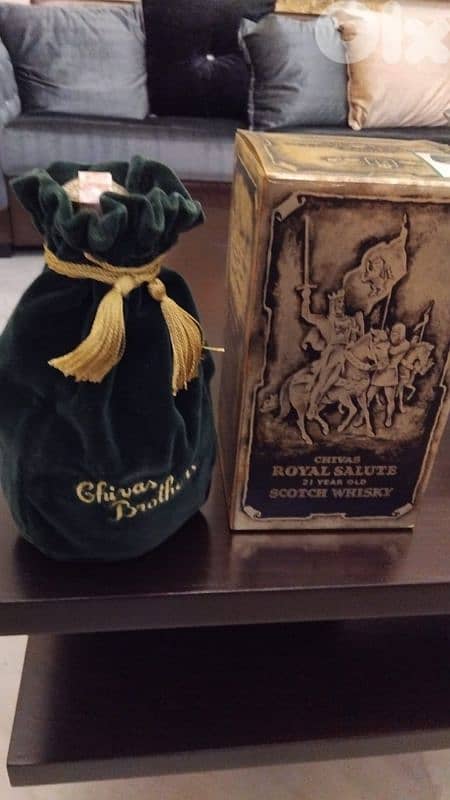 Chivas Royal Salute 21 limited collector's item 1