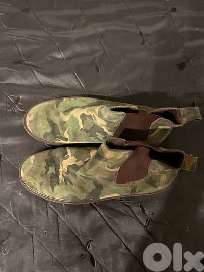 Military style shoes