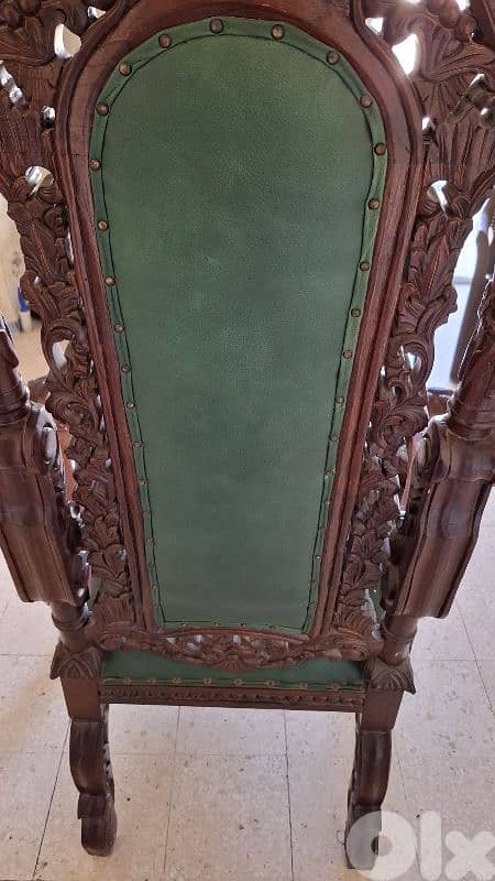 Antique Royal Throne Chair  Hand-carved solid wood for sale 1