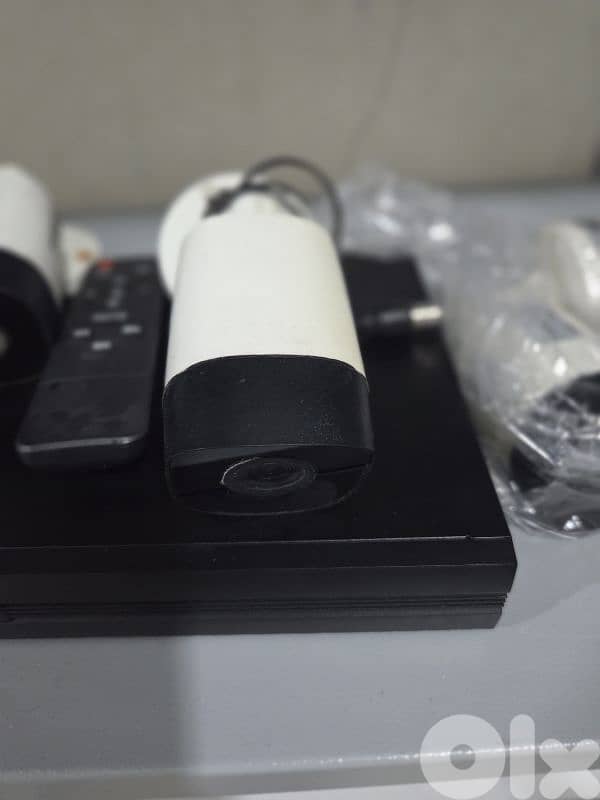 Dahua DVR 8 Channels + 5 Cameras + Power Supply 1