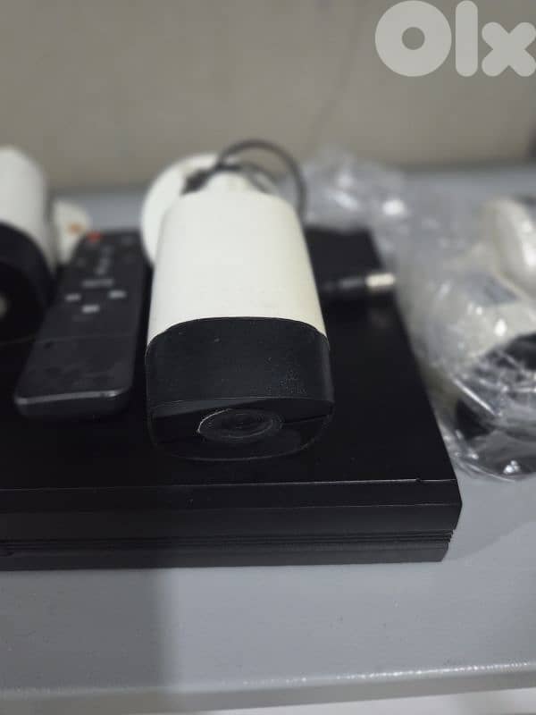 Dahua DVR 8 Channels + 5 Cameras + Power Supply 5