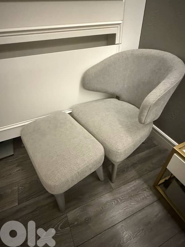 Armchair & Ottoman 3