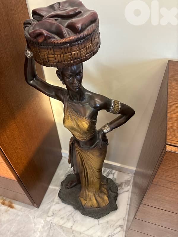 statue 1