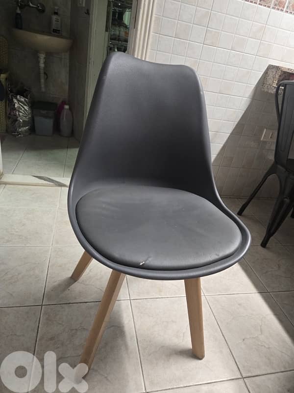 2 dining chairs 2