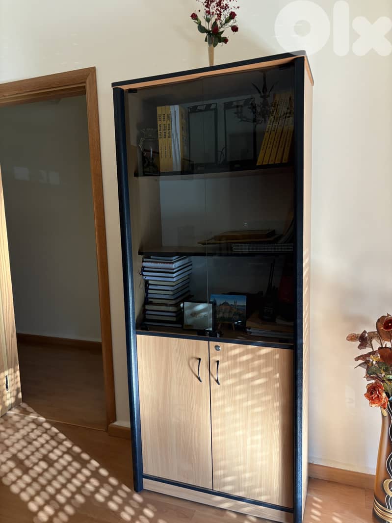 Office furniture for sale in very good condition. 7
