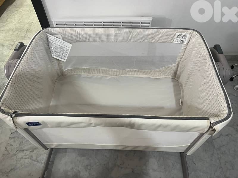 Chicco Next2Me Magic (0-6 M) up to 9 Kg (Like New) 1