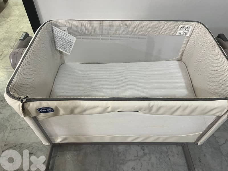 Chicco Next2Me Magic (0-6 M) up to 9 Kg (Like New) 3