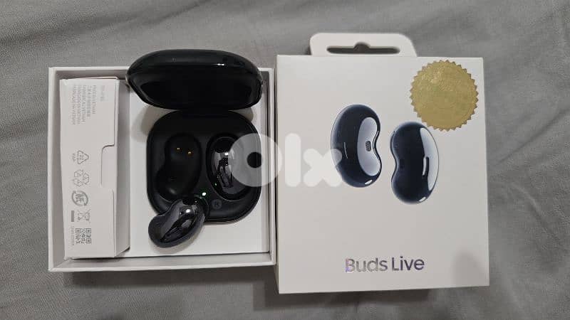 Gaalxy Watch 6 44mm with Galaxy Buds Live 5