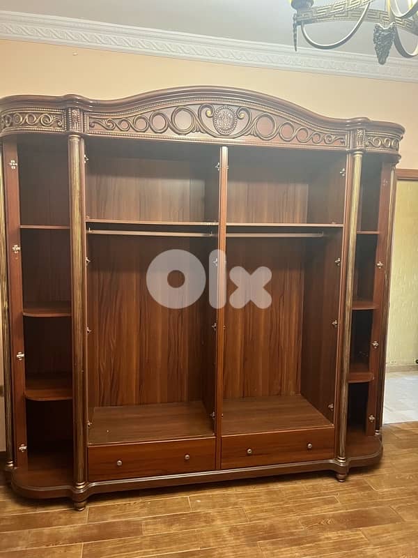 غرفة نوم ماليزية مستوردة ملكية شبه جديدة 3