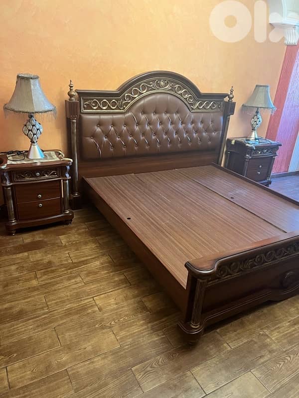 غرفة نوم ماليزية مستوردة ملكية شبه جديدة 4