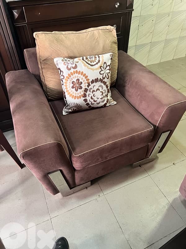 غرفة قعدة شغل بيوتي هوم شبه جديدة 2