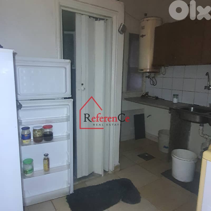 Building for sale in Bourj Hammoud بناية للبيع في برج حمود 4