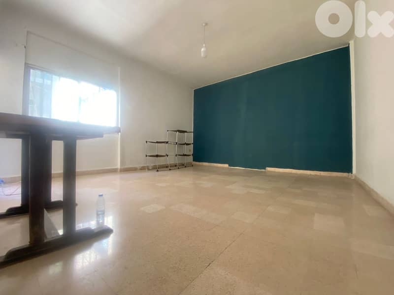 Studio for Rent in Ain Al Mraiseh شقة استوديو للإيجار في عين المريسة 0
