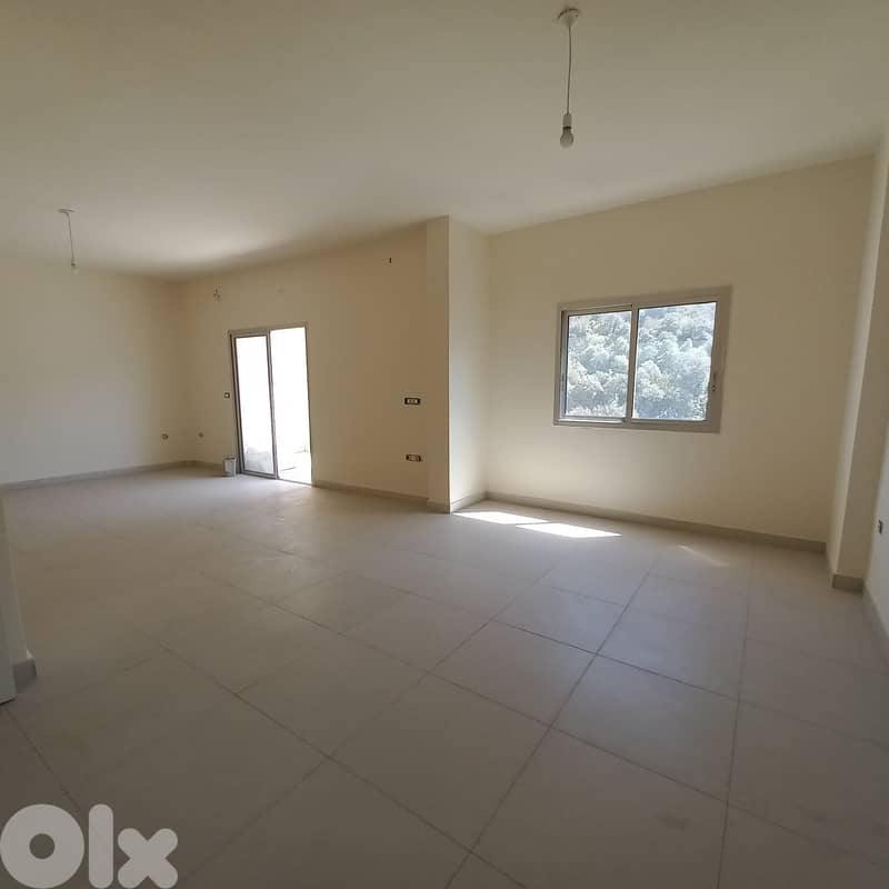 Fully white renovated apartment in zalka for rent شقة بيضاء مجددة بالك 0