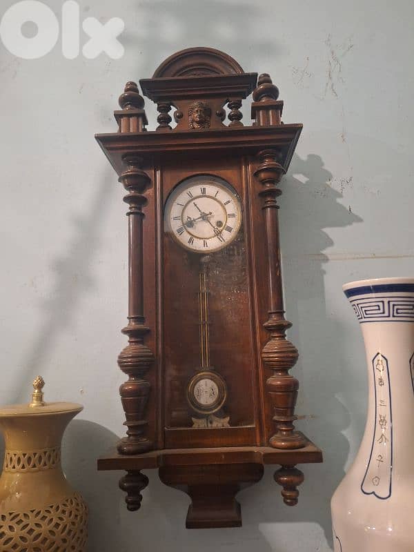 ساعة حائط خشب جوز فرنسي مميز انتيك شغالة 1