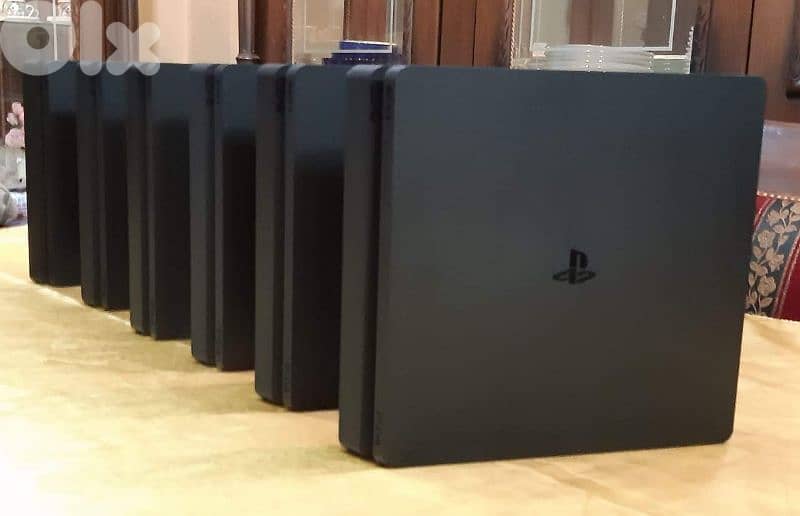 اجهزه بلاي ستيشن 4 سليم معدل أوروبي جديد مع كل جهاز مسكتين 2