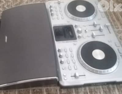 DJ ION iCUE3 and speaker bose bass module