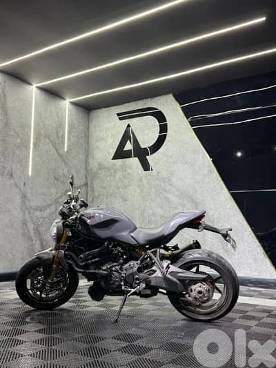 ducati monster 1200s nardo grey