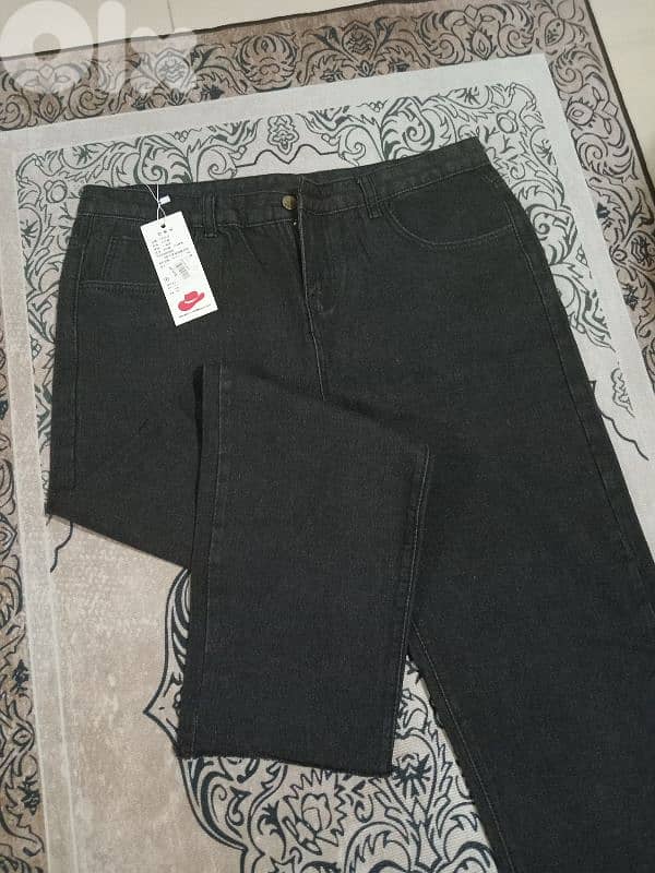 ملابس جديدة يوجد 100قطعة بارخص الاسعار 7