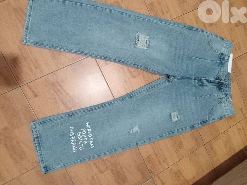 ملابس جديدة يوجد 100قطعة بارخص الاسعار 10